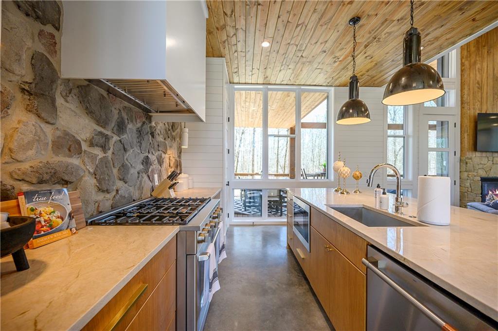 700 Woodland Bluff Trail