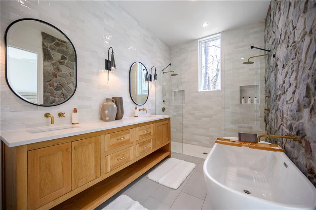 700 Woodland Bluff Trail