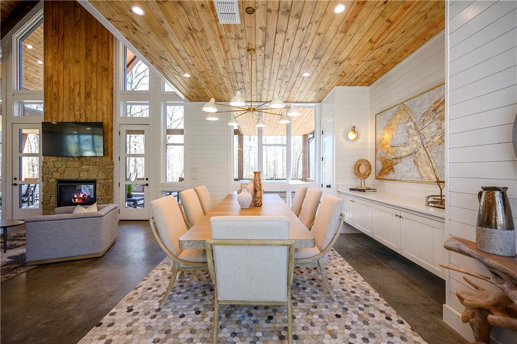 700 Woodland Bluff Trail