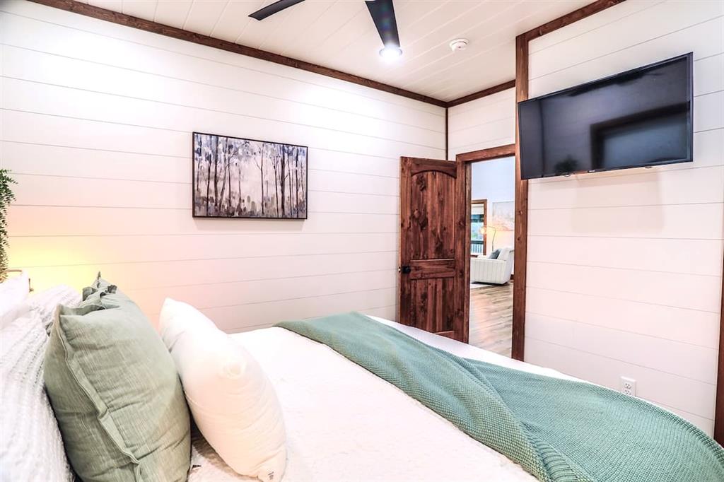 68 White Oak Acorn Lane