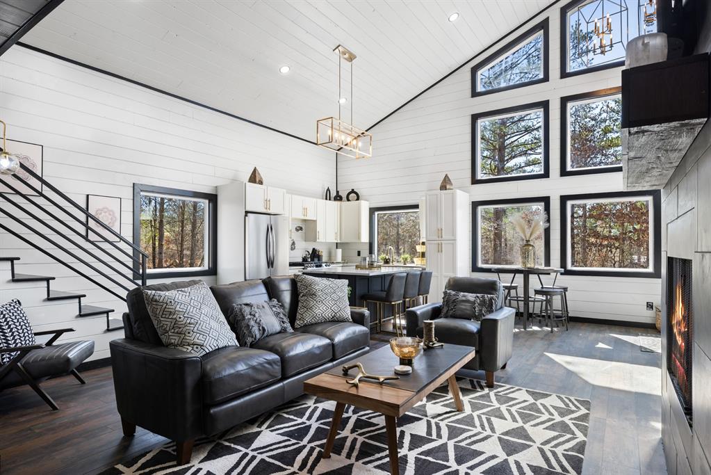 84 W Buggy Pine Trail