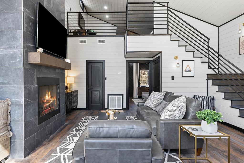 84 W Buggy Pine Trail