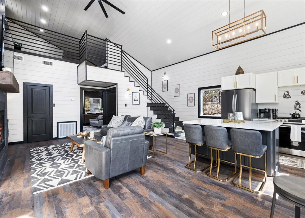 84 W Buggy Pine Trail