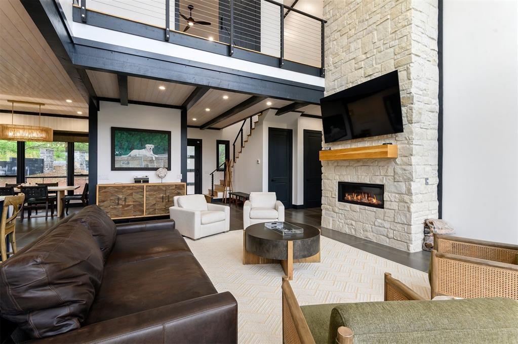 157 Woodland Bluff Trail