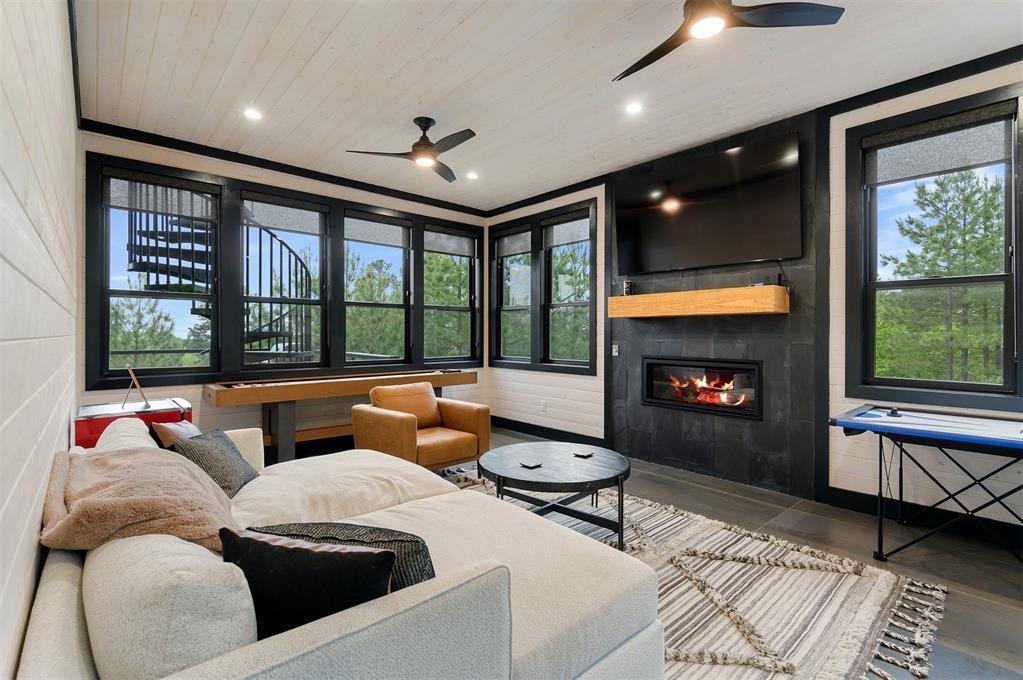 157 Woodland Bluff Trail