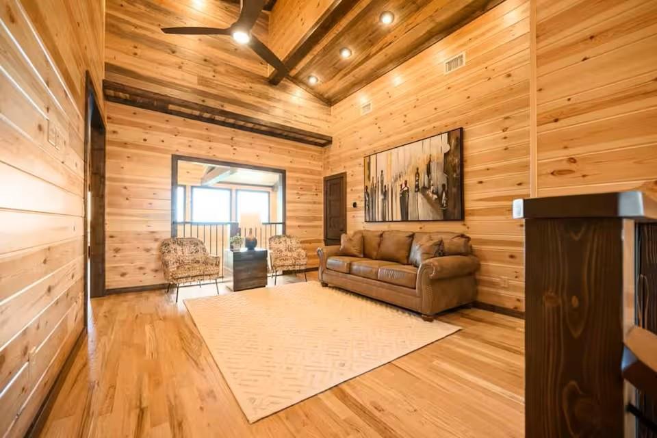 1808 Pine Hills Road
