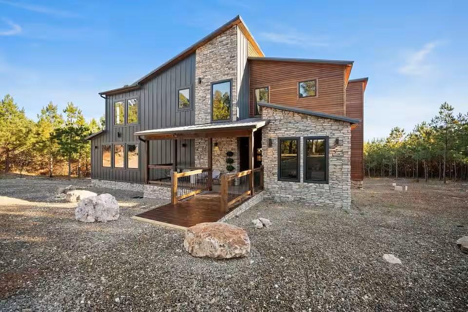 1808 Pine Hills Road