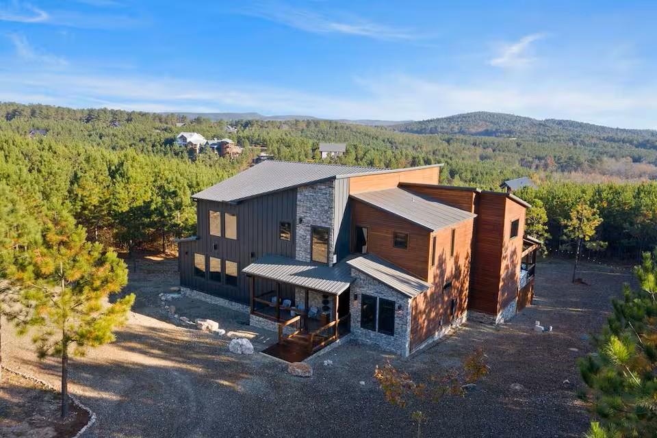 1808 Pine Hills Road