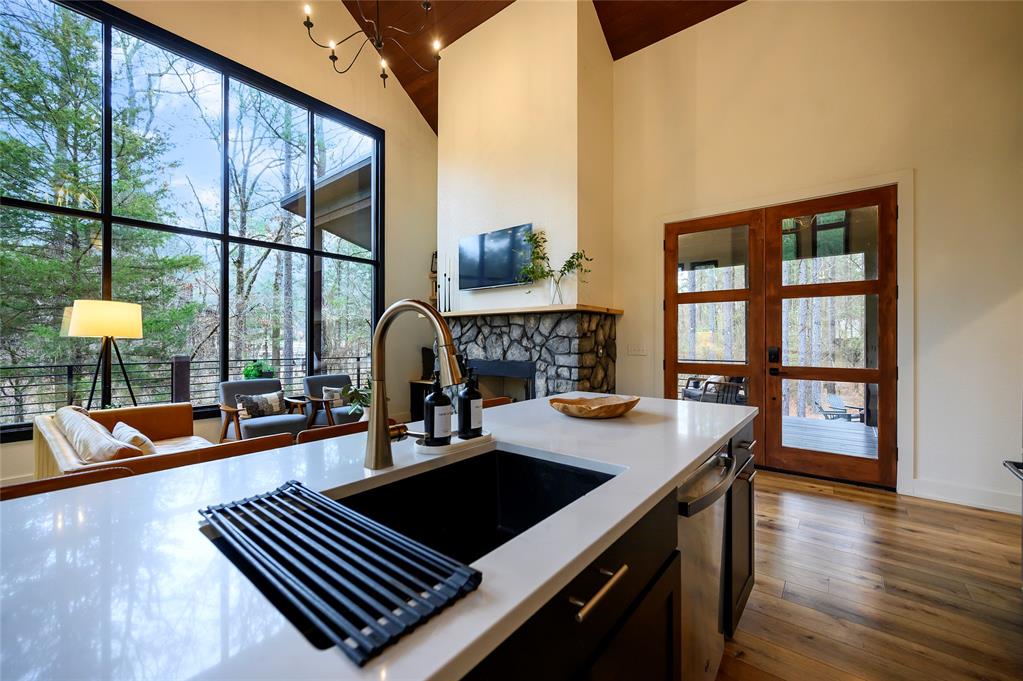 417 Lost Creek Trail
