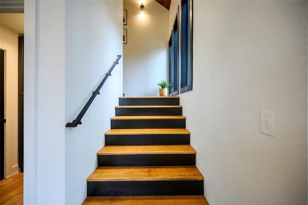 417 Lost Creek Trail