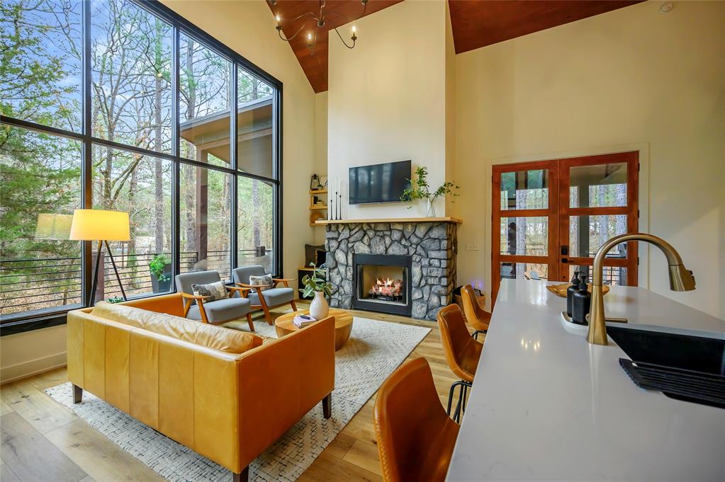417 Lost Creek Trail