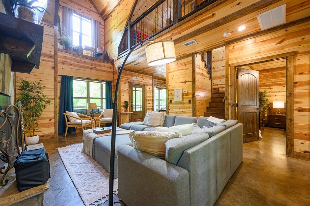 678 N State Highway 259a