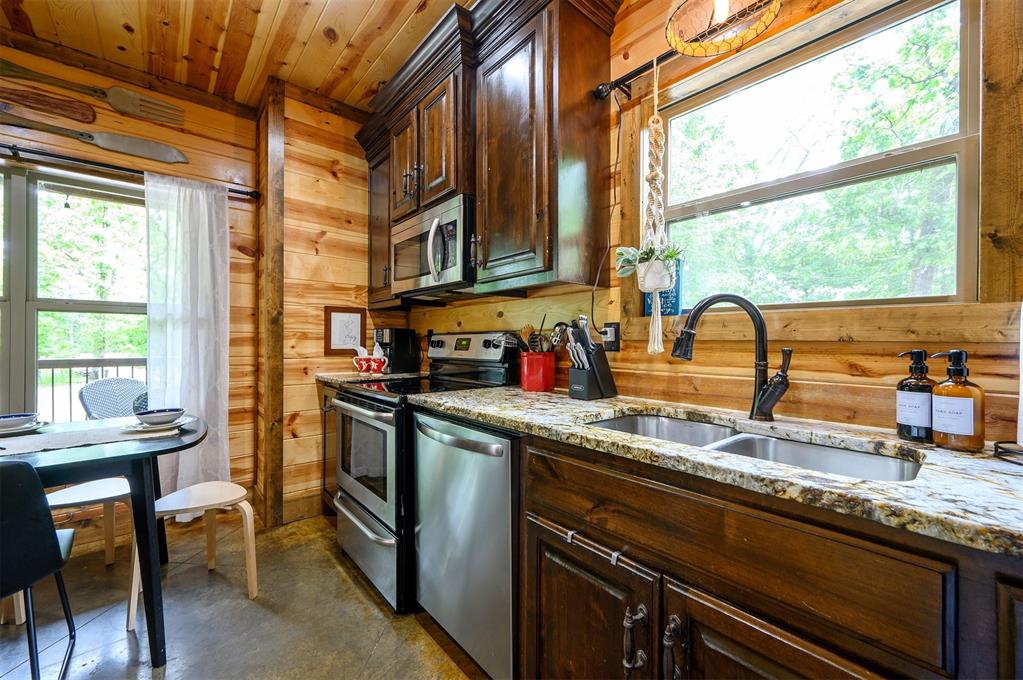 678 N State Highway 259a
