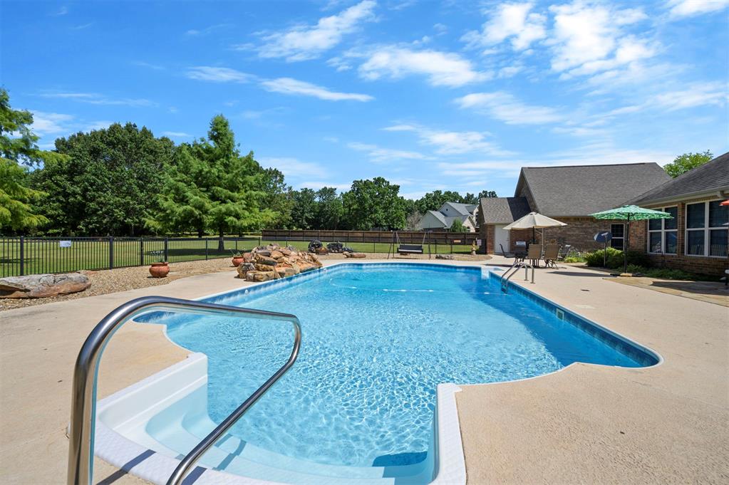 803 Oak Brook Drive