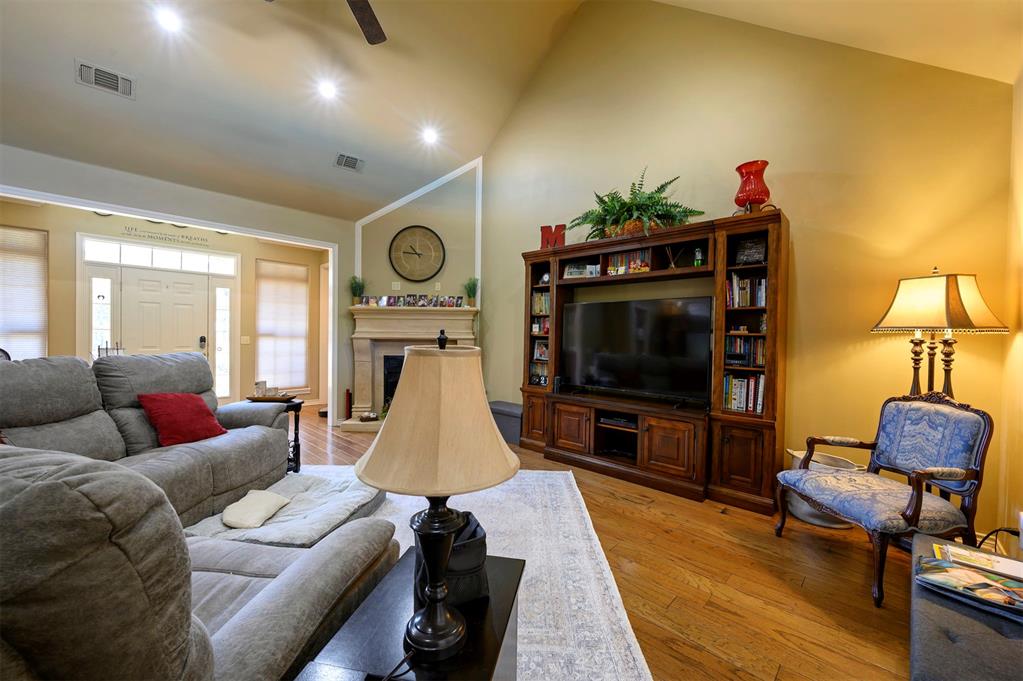 803 Oak Brook Drive