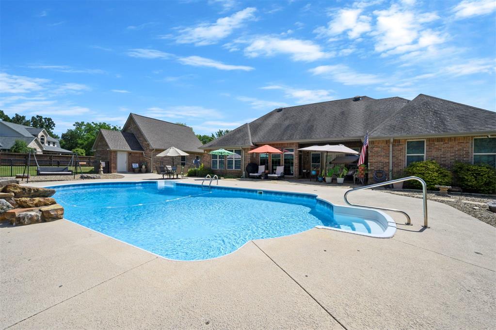 803 Oak Brook Drive