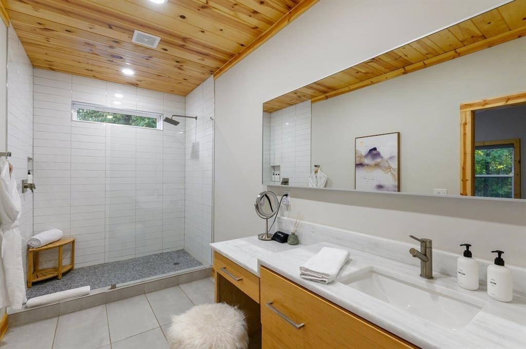 639 Woodland Hills Trail