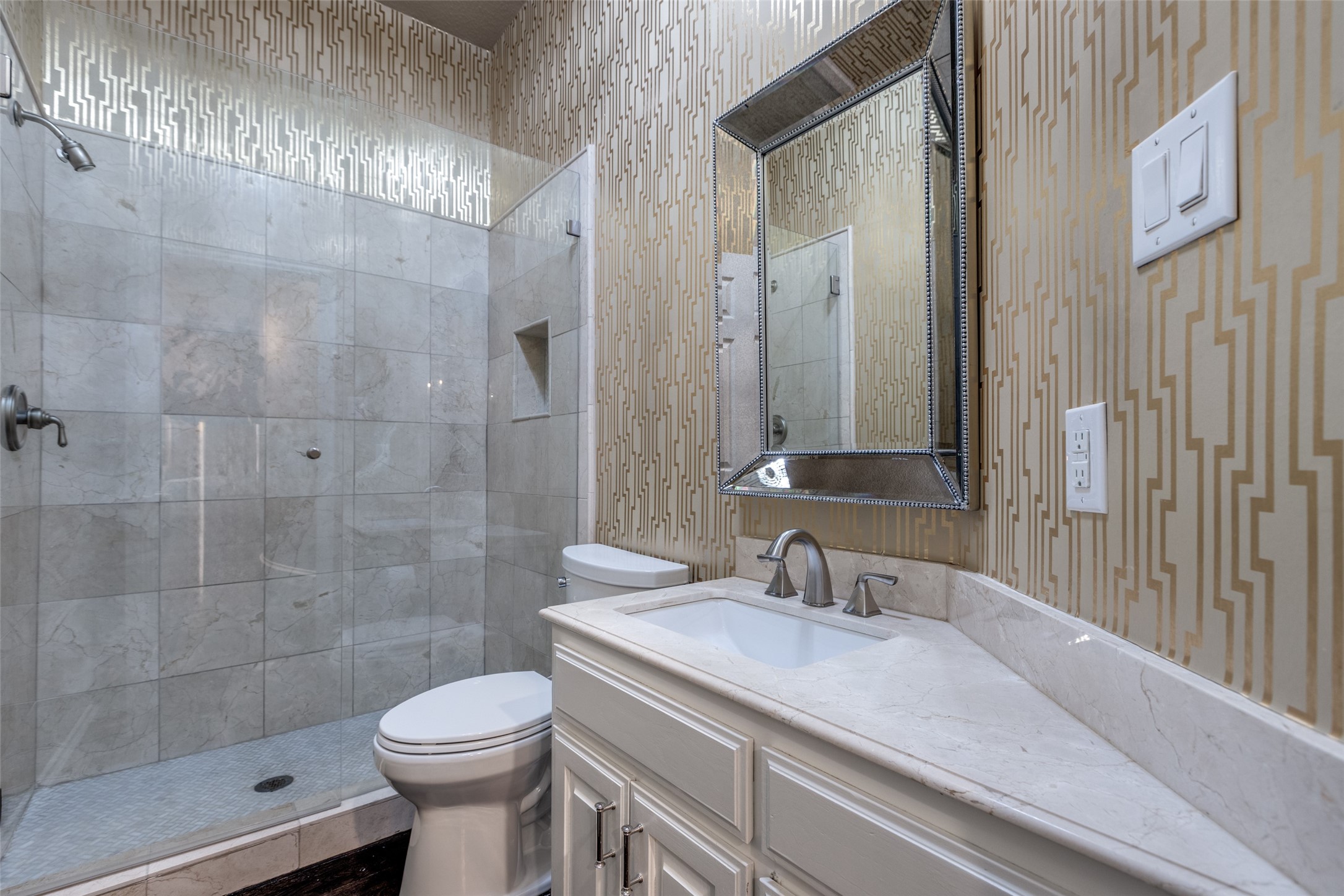 2205 Sleepy Hollow Trail