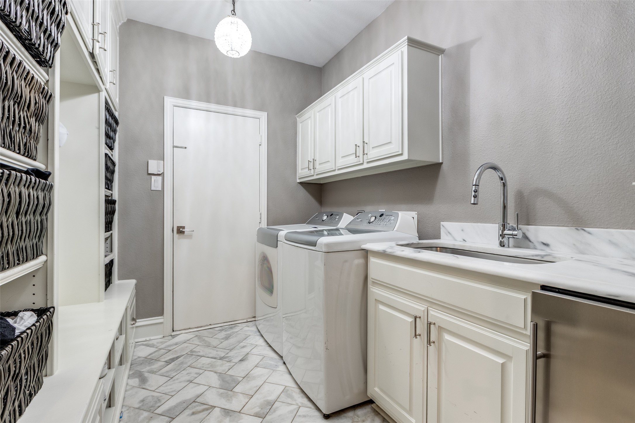 2205 Sleepy Hollow Trail