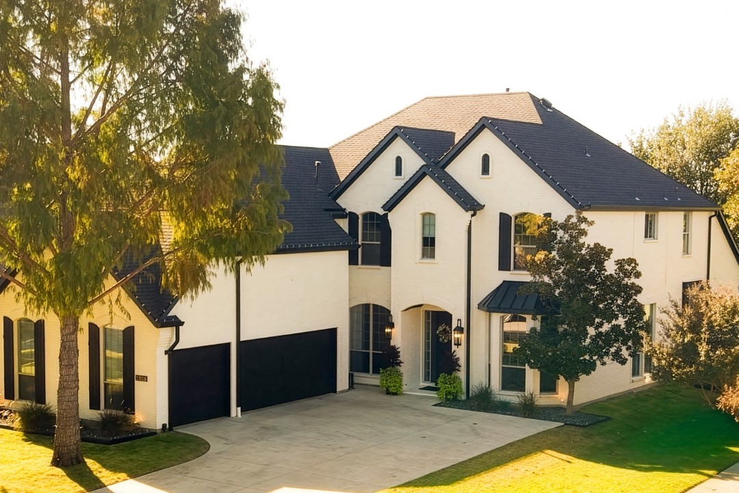 2205 Sleepy Hollow Trail