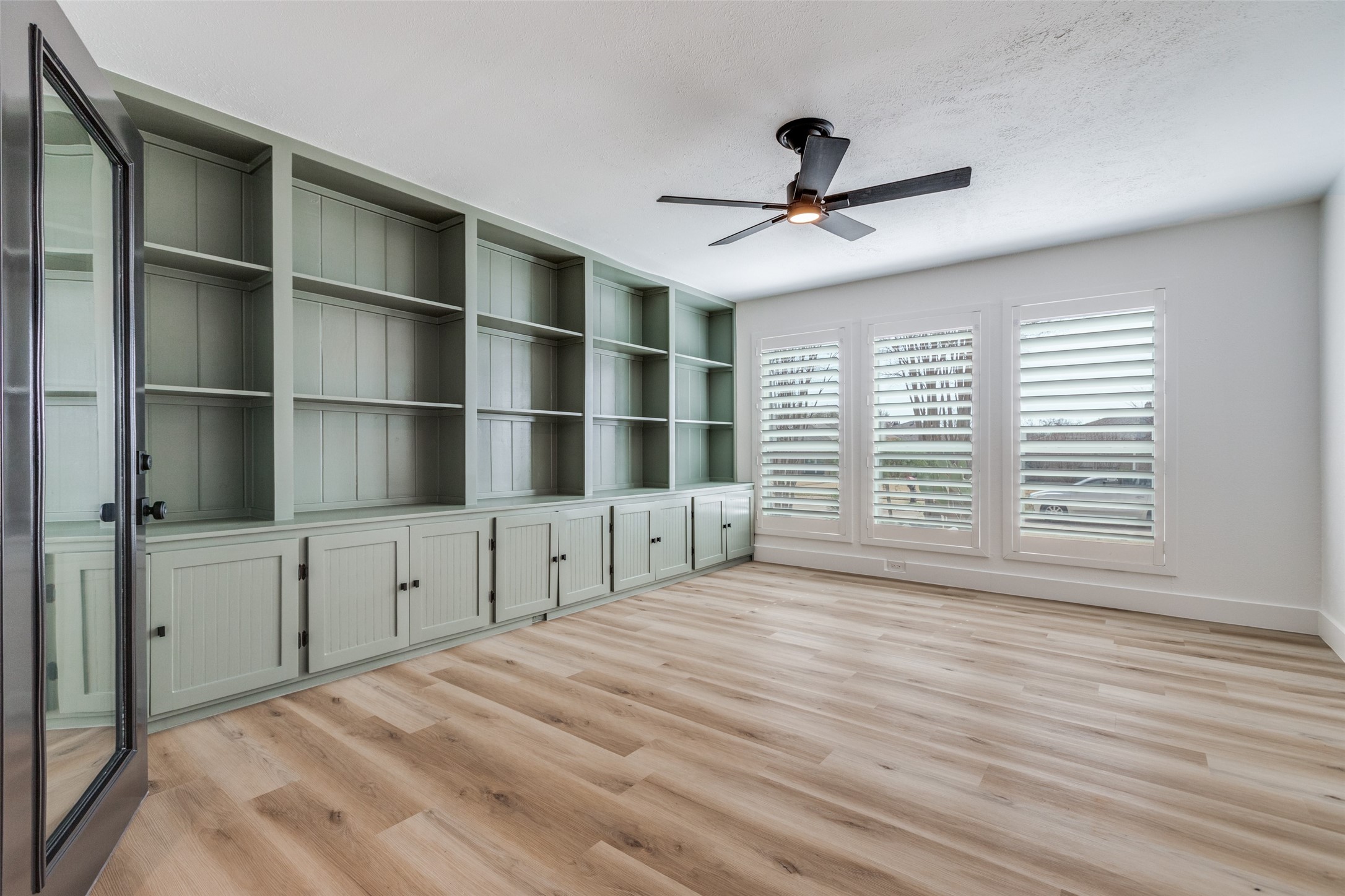 3813 Leathertop Drive