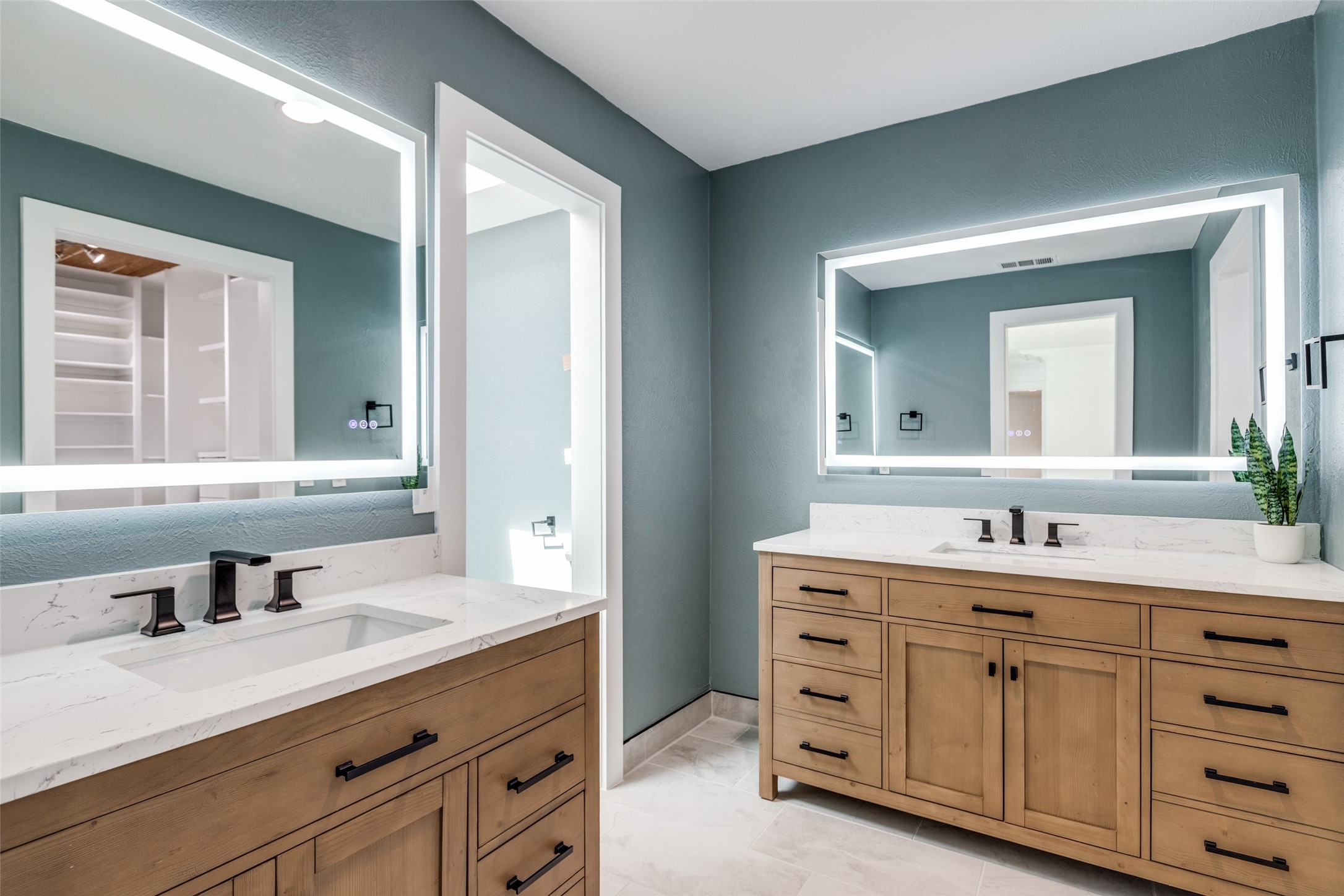 3813 Leathertop Drive