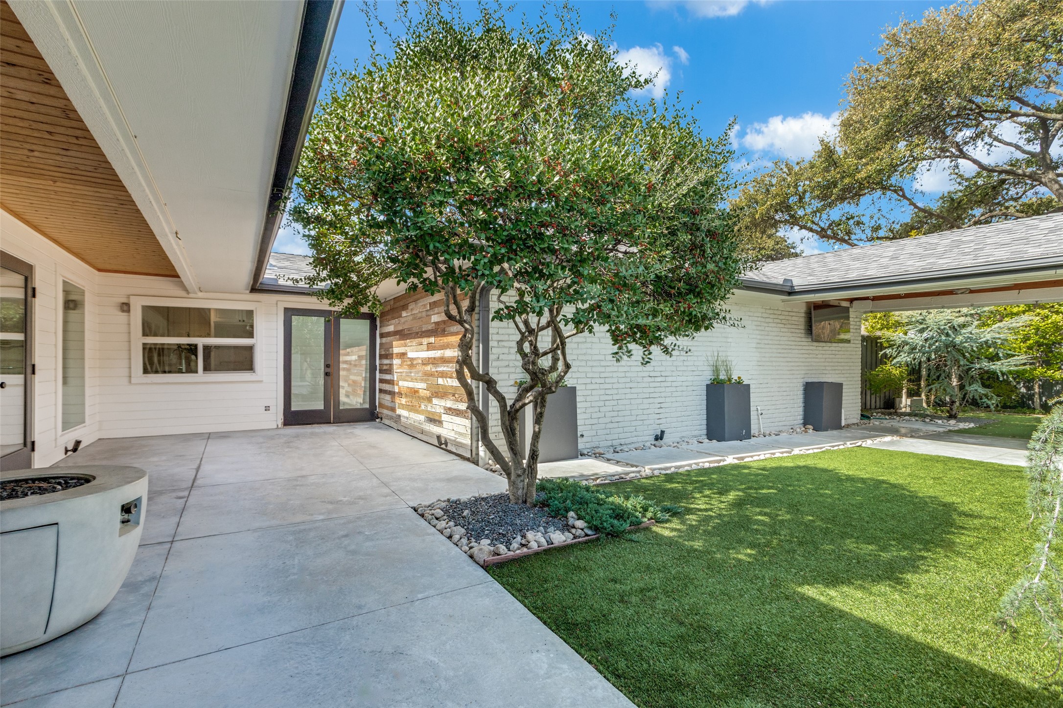 3813 Leathertop Drive