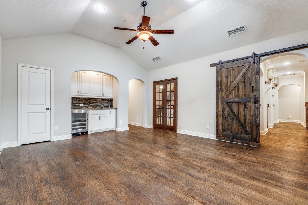 3889 Greenbrier Drive