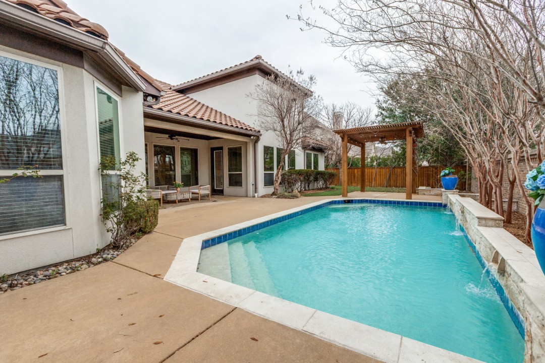 3889 Greenbrier Drive