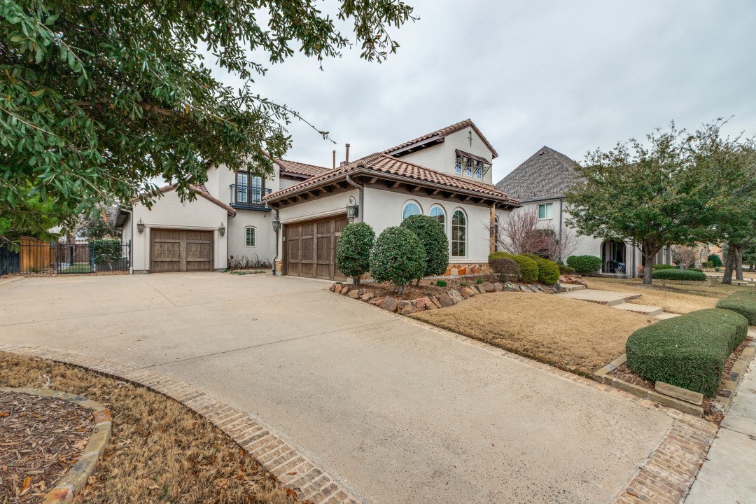 3889 Greenbrier Drive