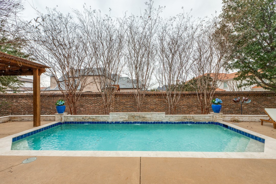 3889 Greenbrier Drive