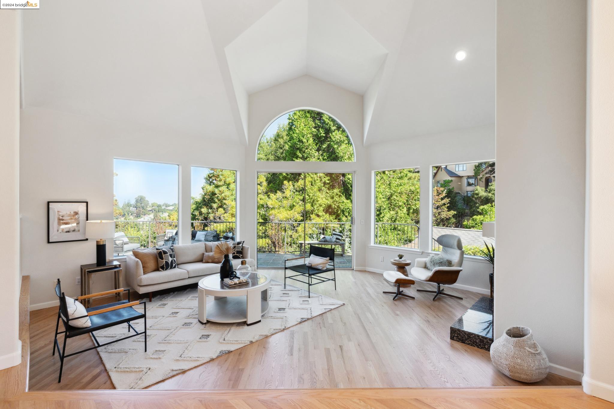 5543 Golden Gate Avenue