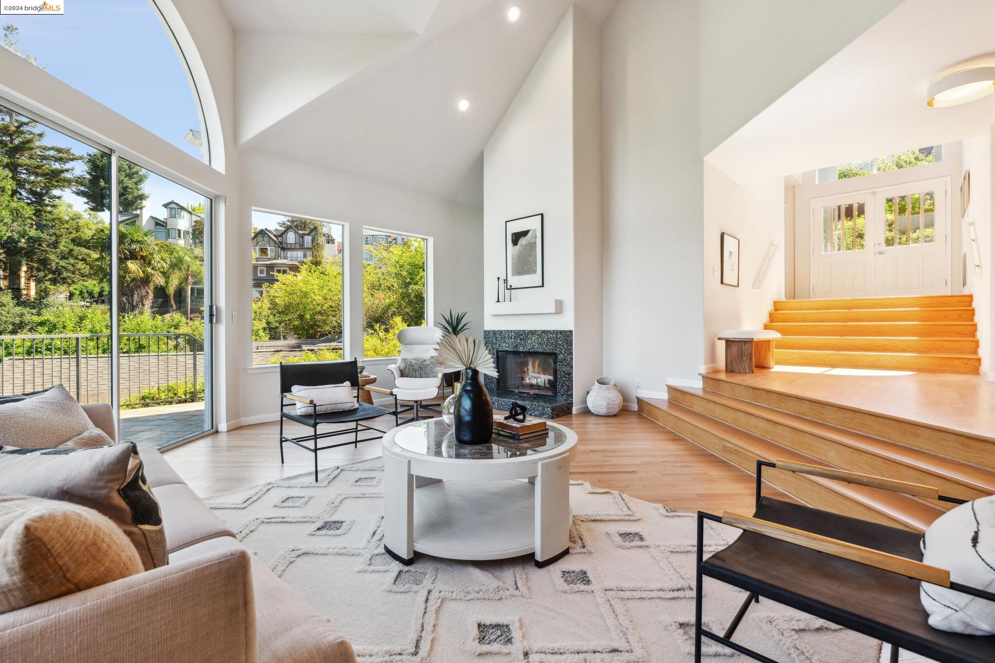 5543 Golden Gate Avenue