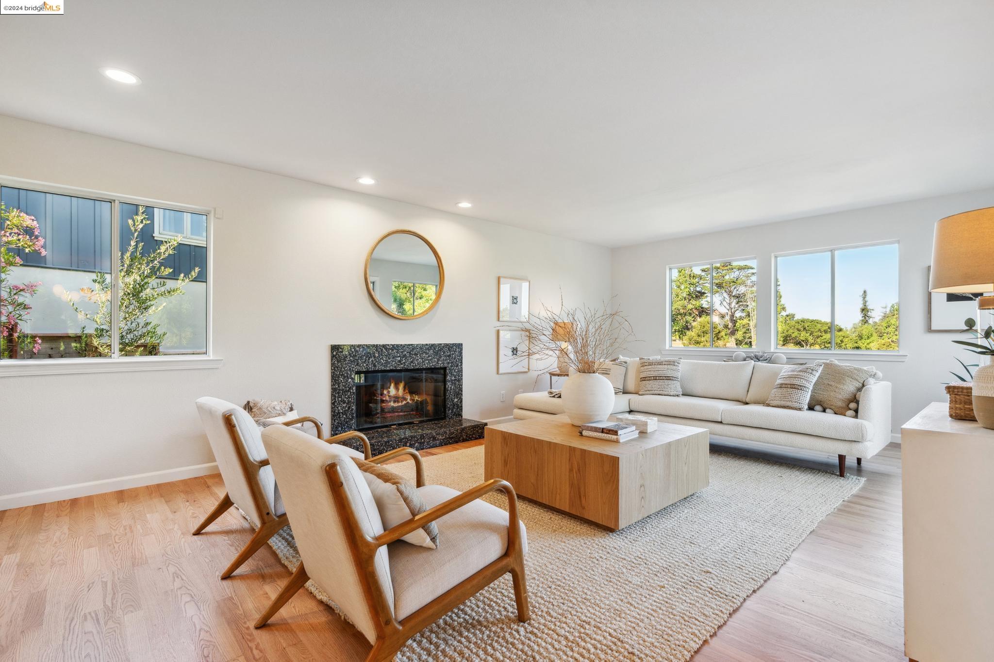 5543 Golden Gate Avenue