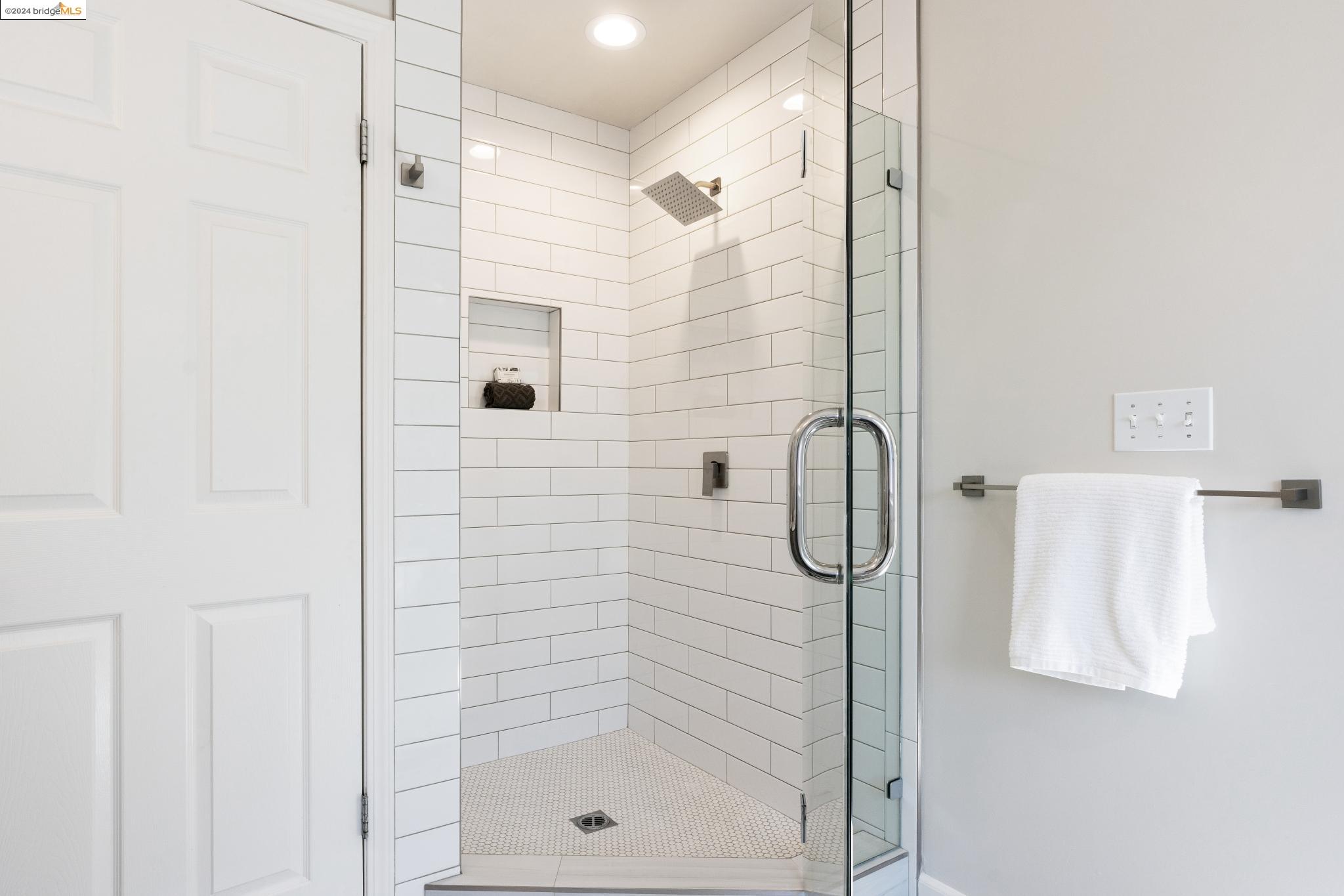 5543 Golden Gate Avenue