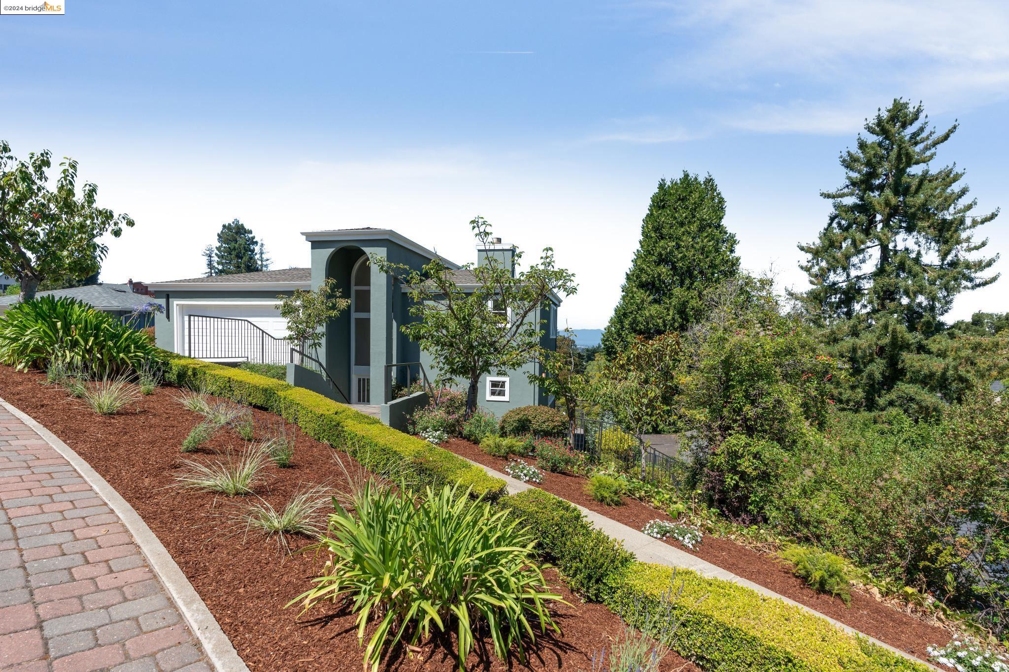 5543 Golden Gate Avenue