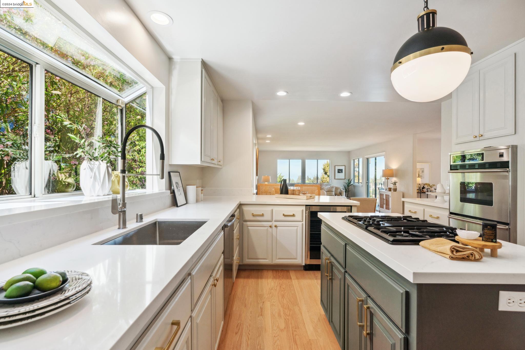 5543 Golden Gate Avenue