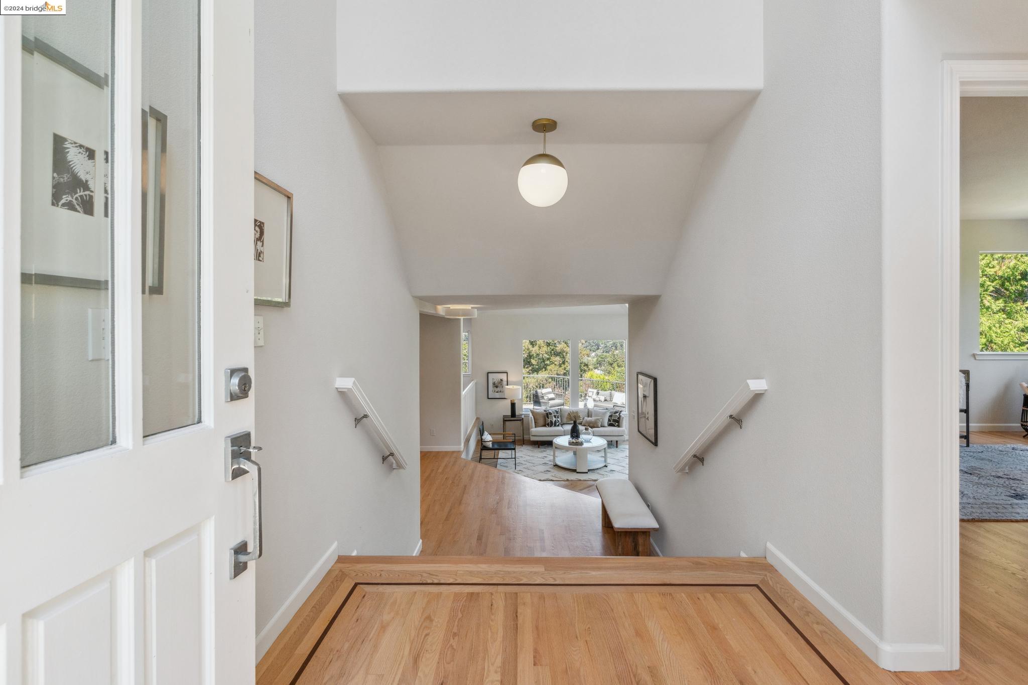 5543 Golden Gate Avenue