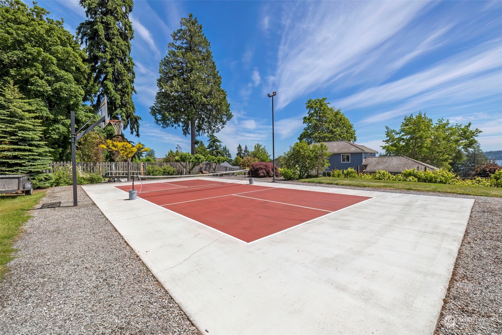 1590 Colchester Drive E