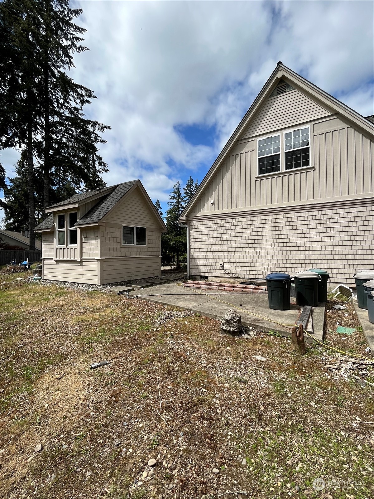 200 E Lake Forest Drive