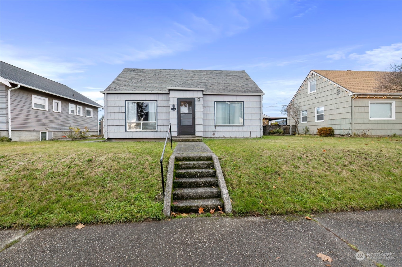 913 E 54TH Street