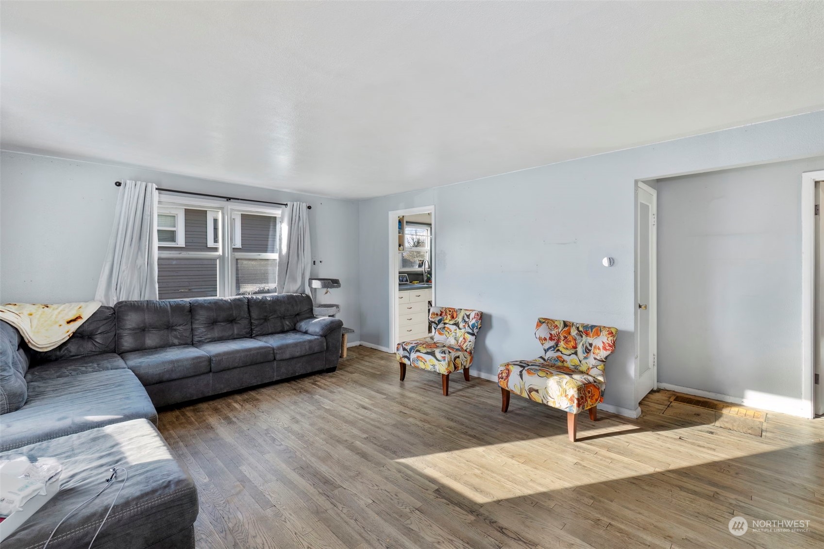 913 E 54TH Street