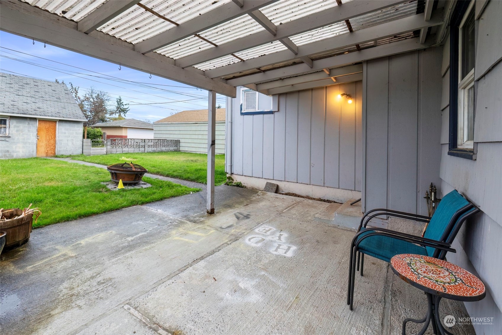 913 E 54TH Street
