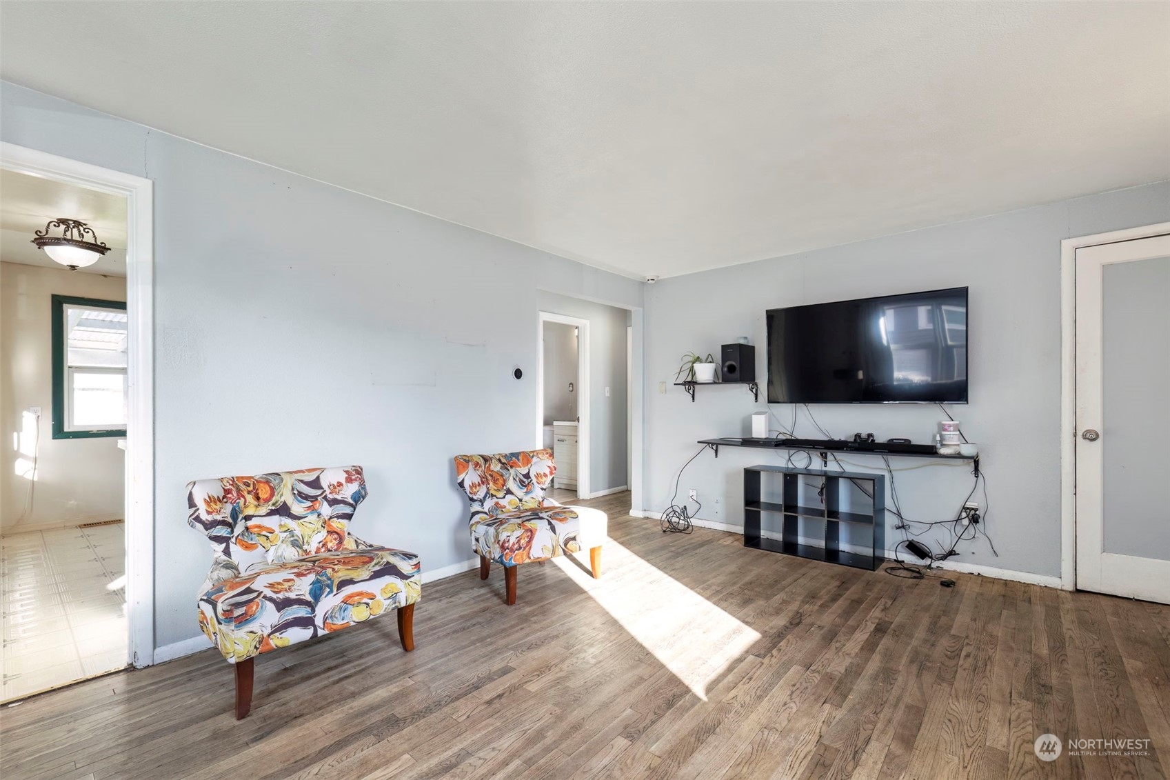 913 E 54TH Street