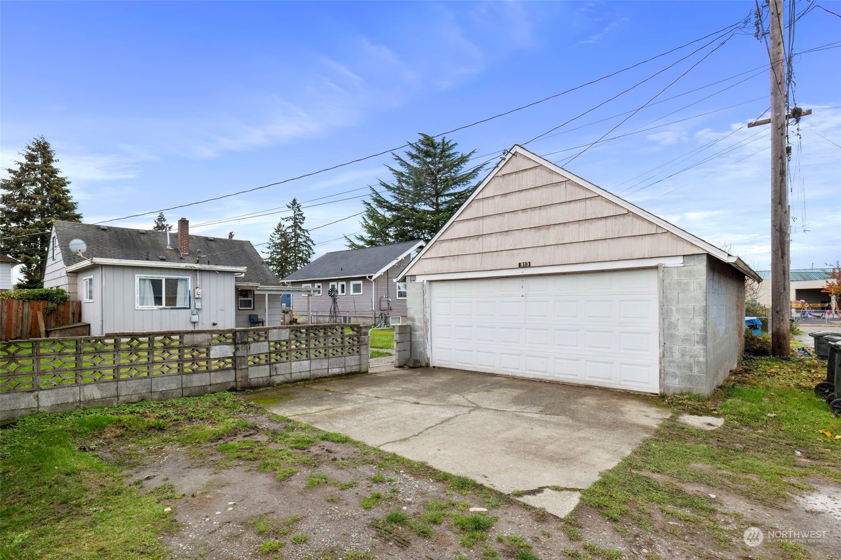 913 E 54TH Street