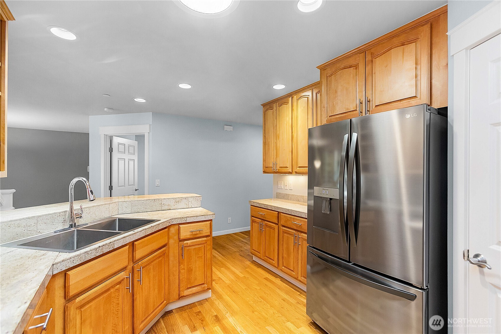 211 E Sterling Drive Unit: B3