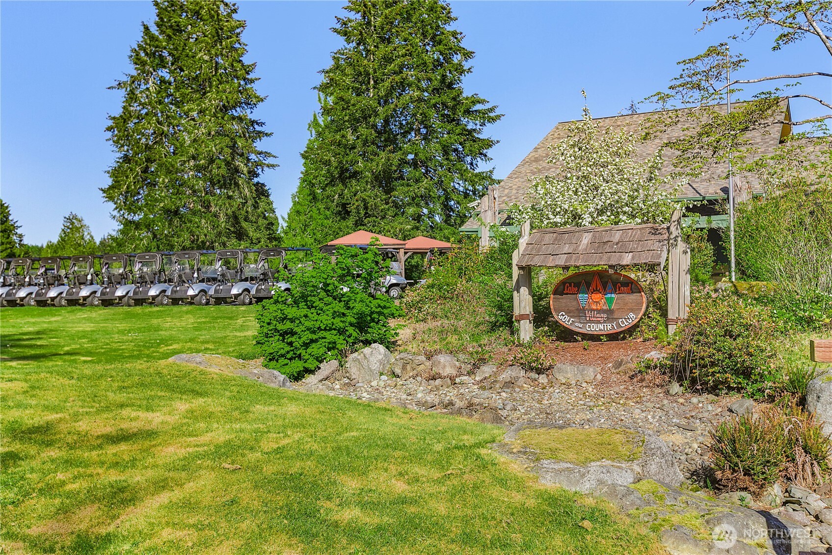 211 E Sterling Drive Unit: B3
