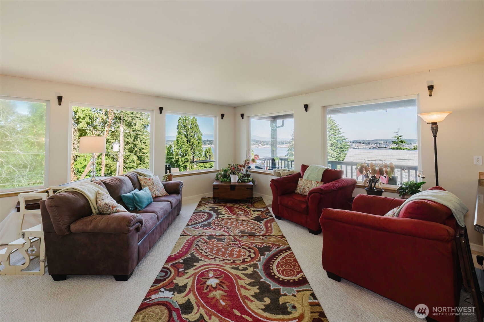 221 Farragut Avenue