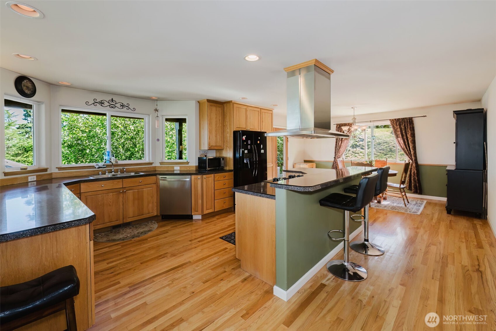 221 Farragut Avenue