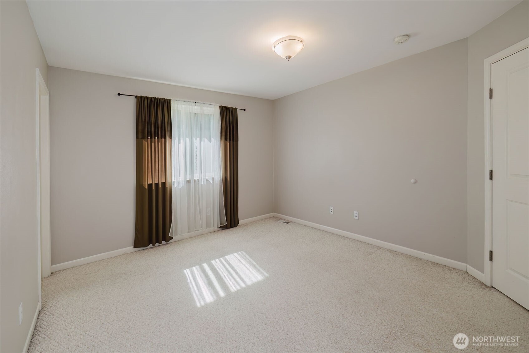221 Farragut Avenue